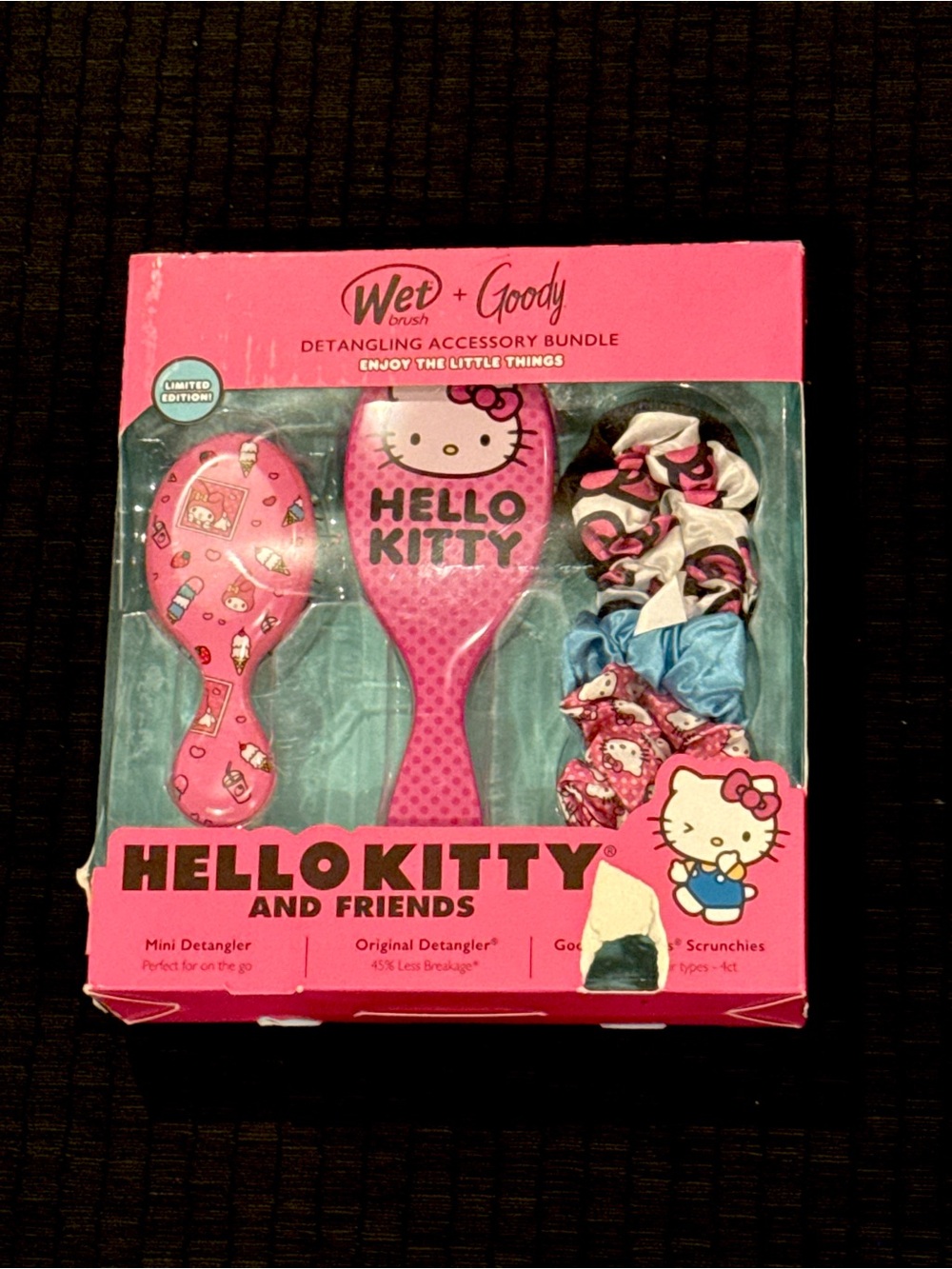 NIB Wet Brush + Goody Hello Kitty Pink Detangler Brush & Scrunchie Set